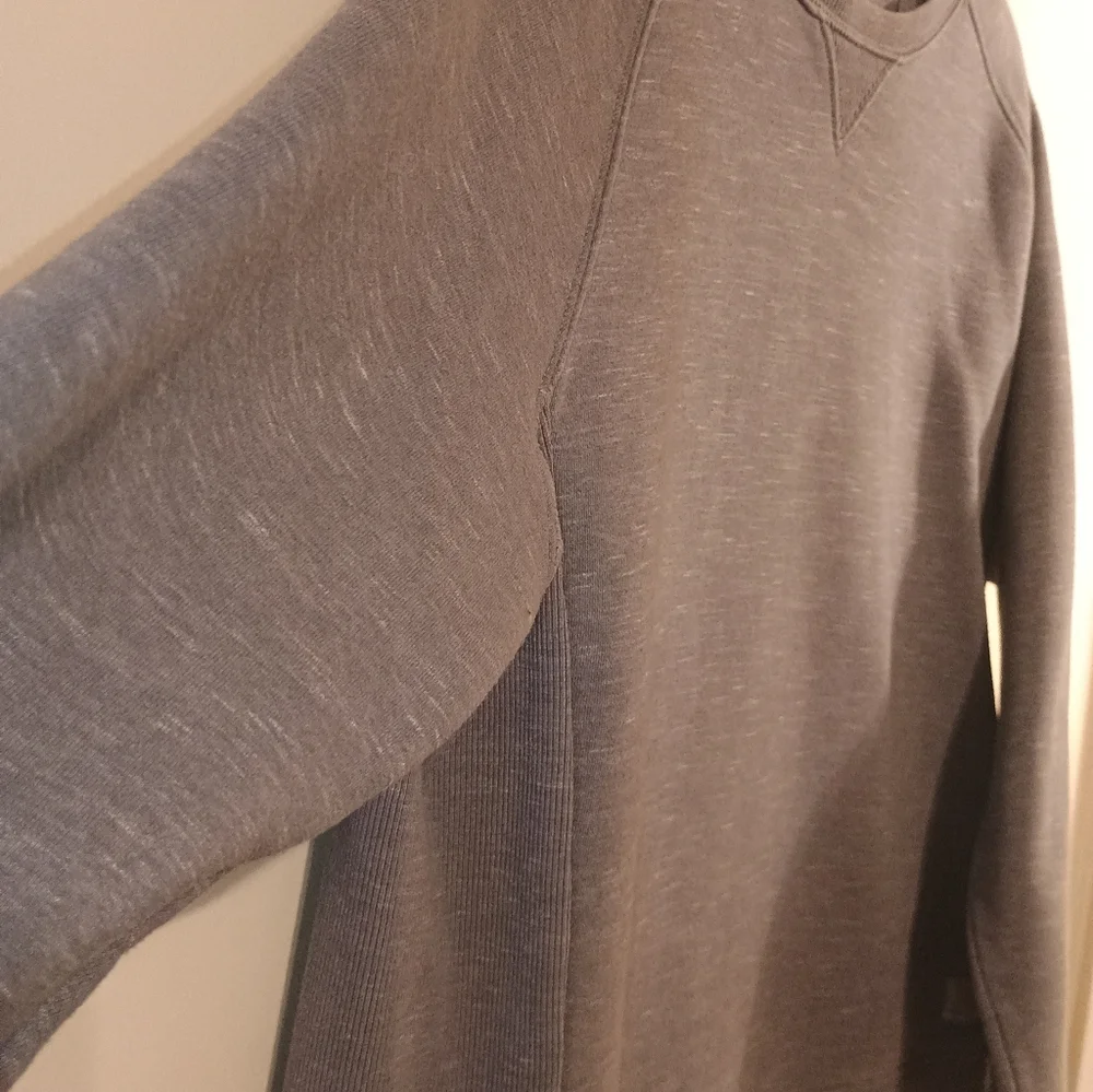 Carhartt Women's Heather Gray Crewneck Sweatshirt - Picture 4 of 7